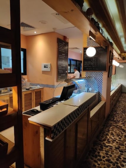 Revival Restaurant-4